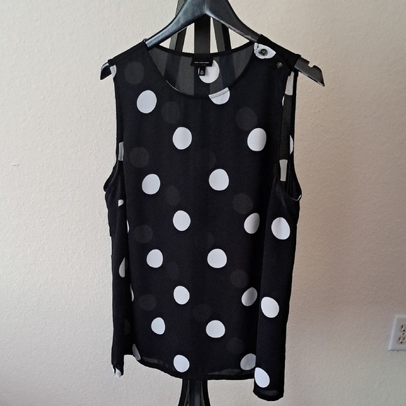 Black and White Polka Dot Sleeveless Top - Picture 12 of 12